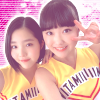 100x100 icon of ichioka reina (left) and eguchi saya (right) from beyooooonds. they're wearing their outfits for "vitamin ME".